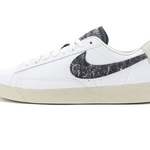 WMNS NIKE BLAZER LOW SPECIAL EDITION WHITE-WHITE-BLACK-LIGHT BONE SIZE 7.5